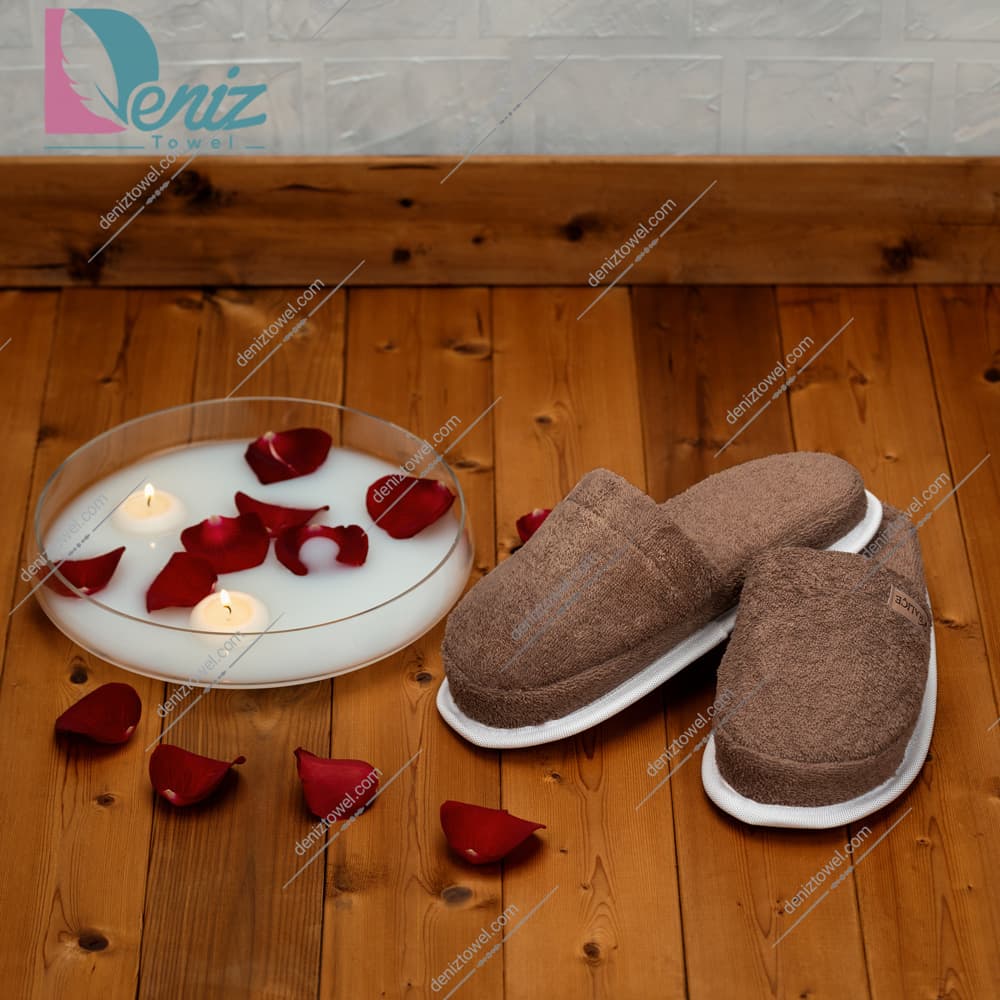 دمپایی حوله ای طرح کرالیچ رنگ شکلاتی