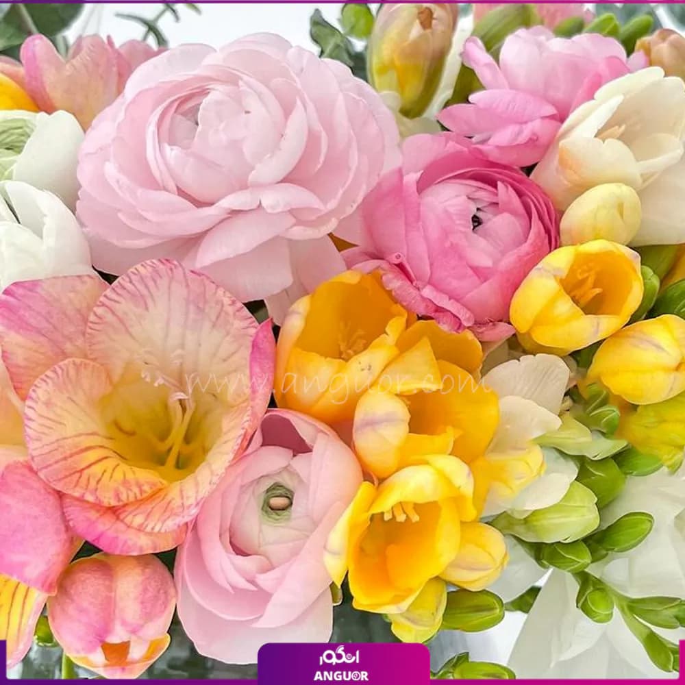 دسته گل آژند با گلدان شیشه ای — تصویر ۲