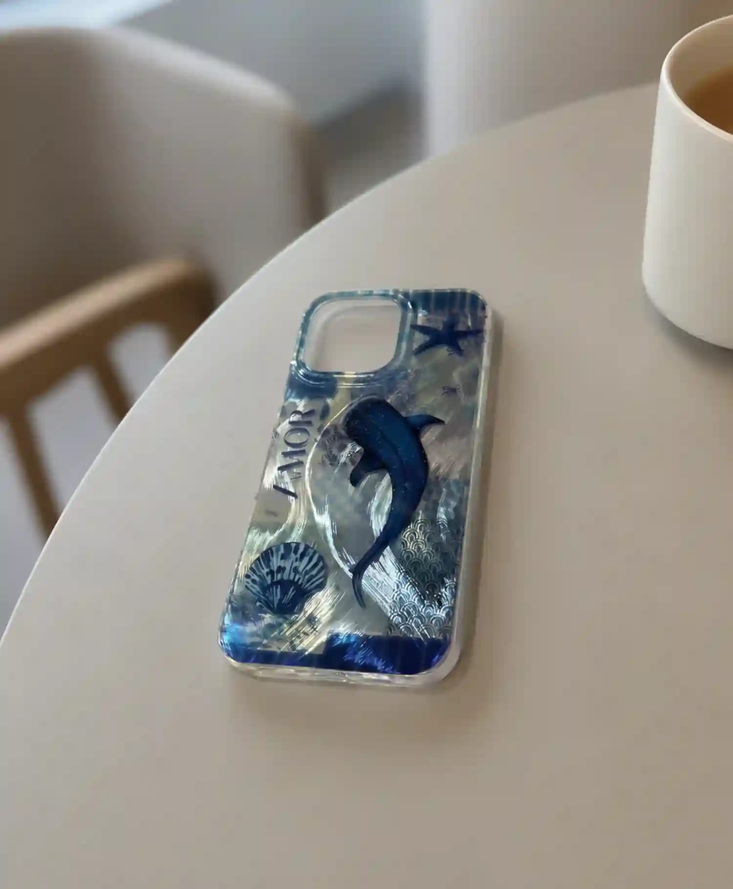 قاب هولوگرامی طرح وال Amor گوشی موبایل Iphone 16 Pro Max — تصویر ۲