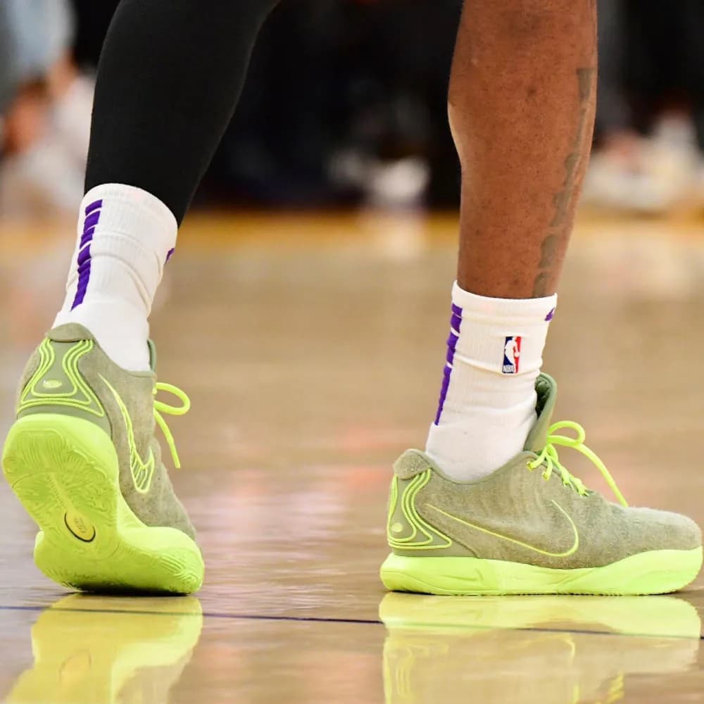 کفش بسکتبال Nike مدل LeBron 21 – FV2345-302 — تصویر ۲