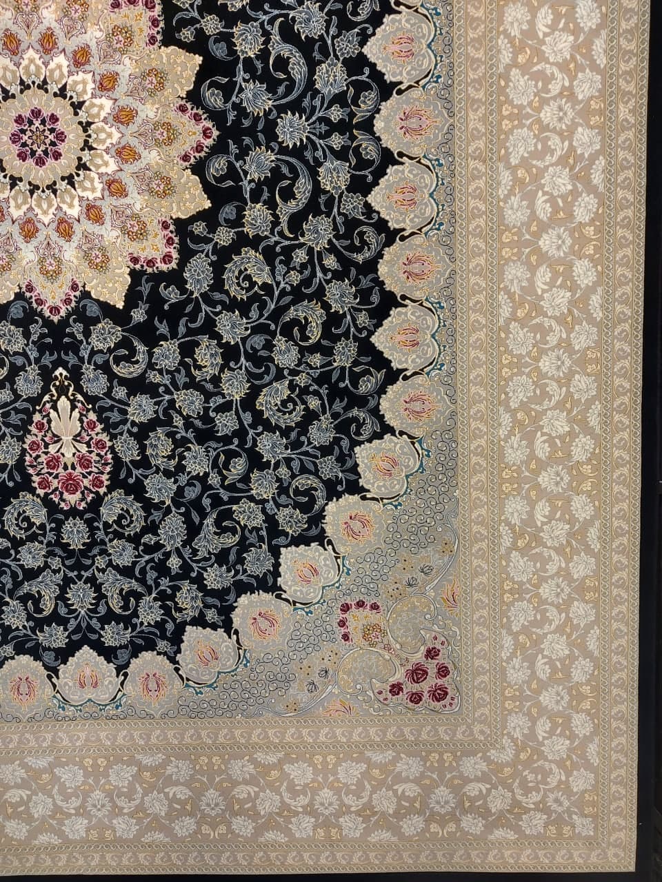 فرش ۷۰۰ شانه نقشه آماندا زمینه سرمه ای — تصویر ۶