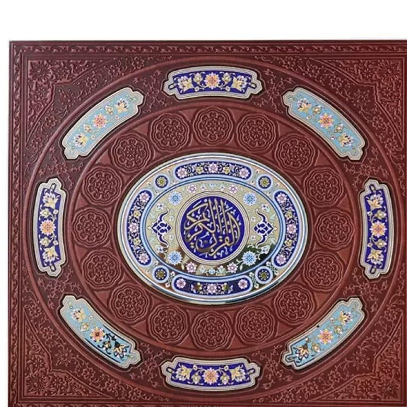 قرآن وزیری گلاسه چرم جعبه دار نفیس با گلدان خاتم — تصویر ۲