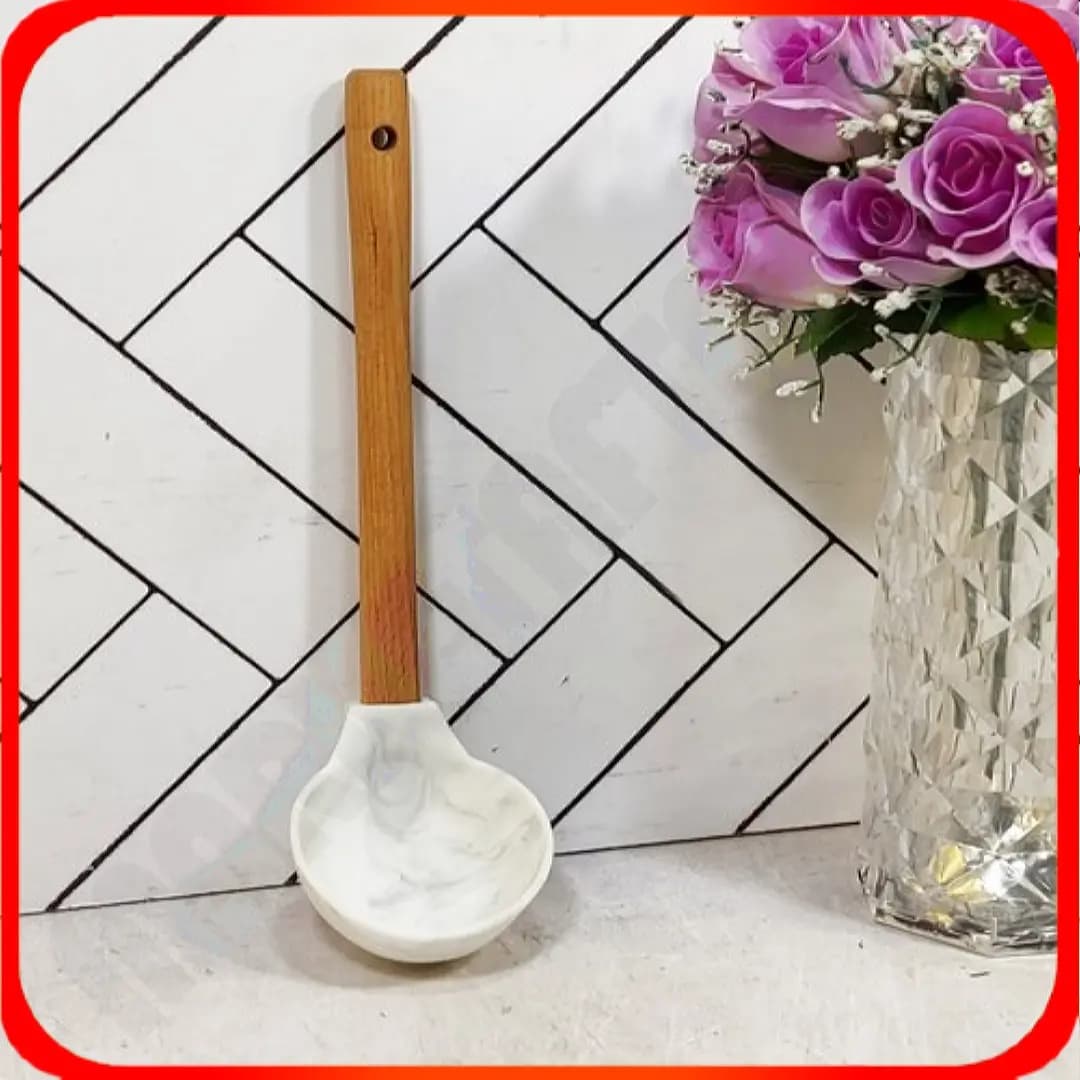 ملاقه سیلیکونی دسته چوبی گرد ماربل اواستایل