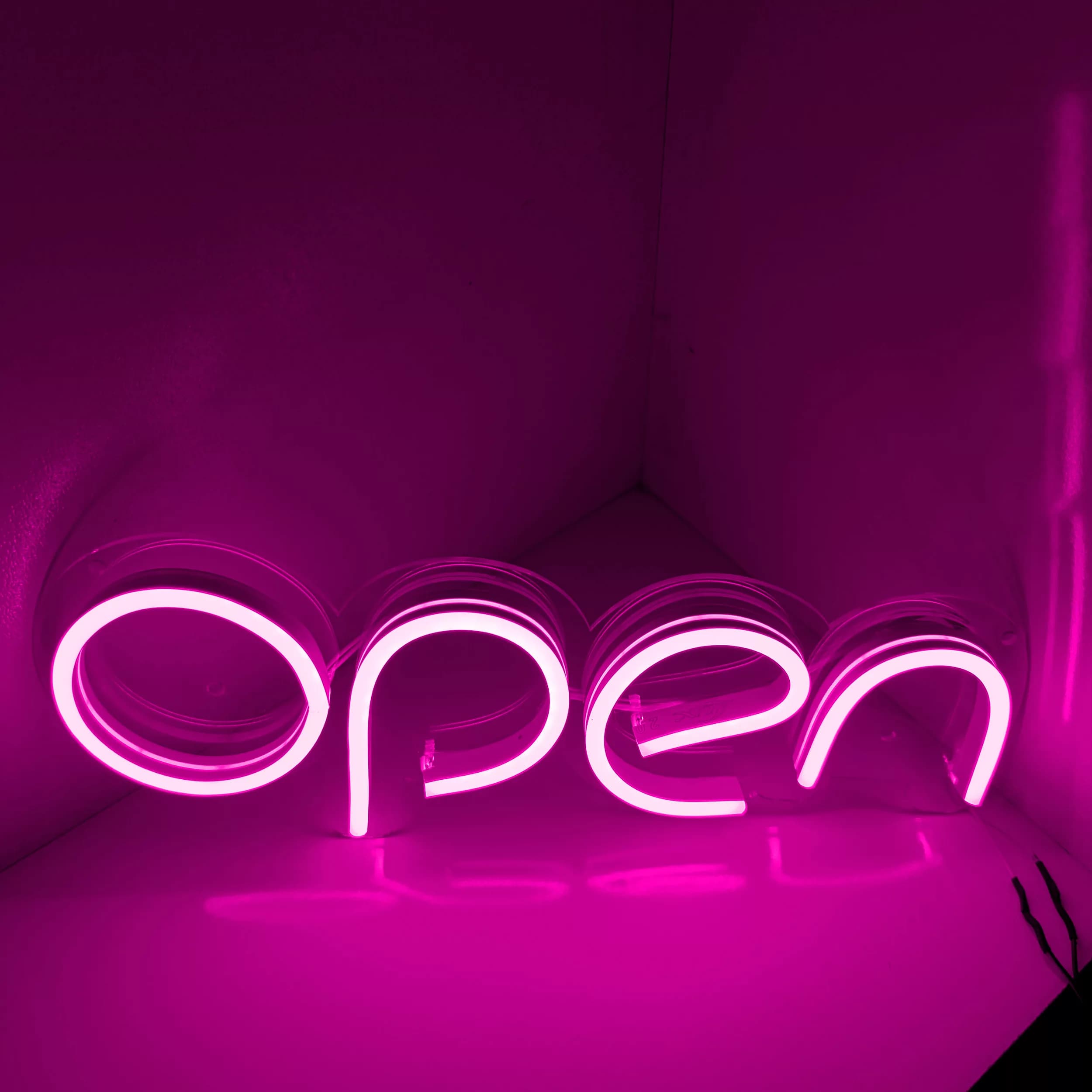 تابلو نئون فلکسی طرح Open مدل O1 — تصویر ۳