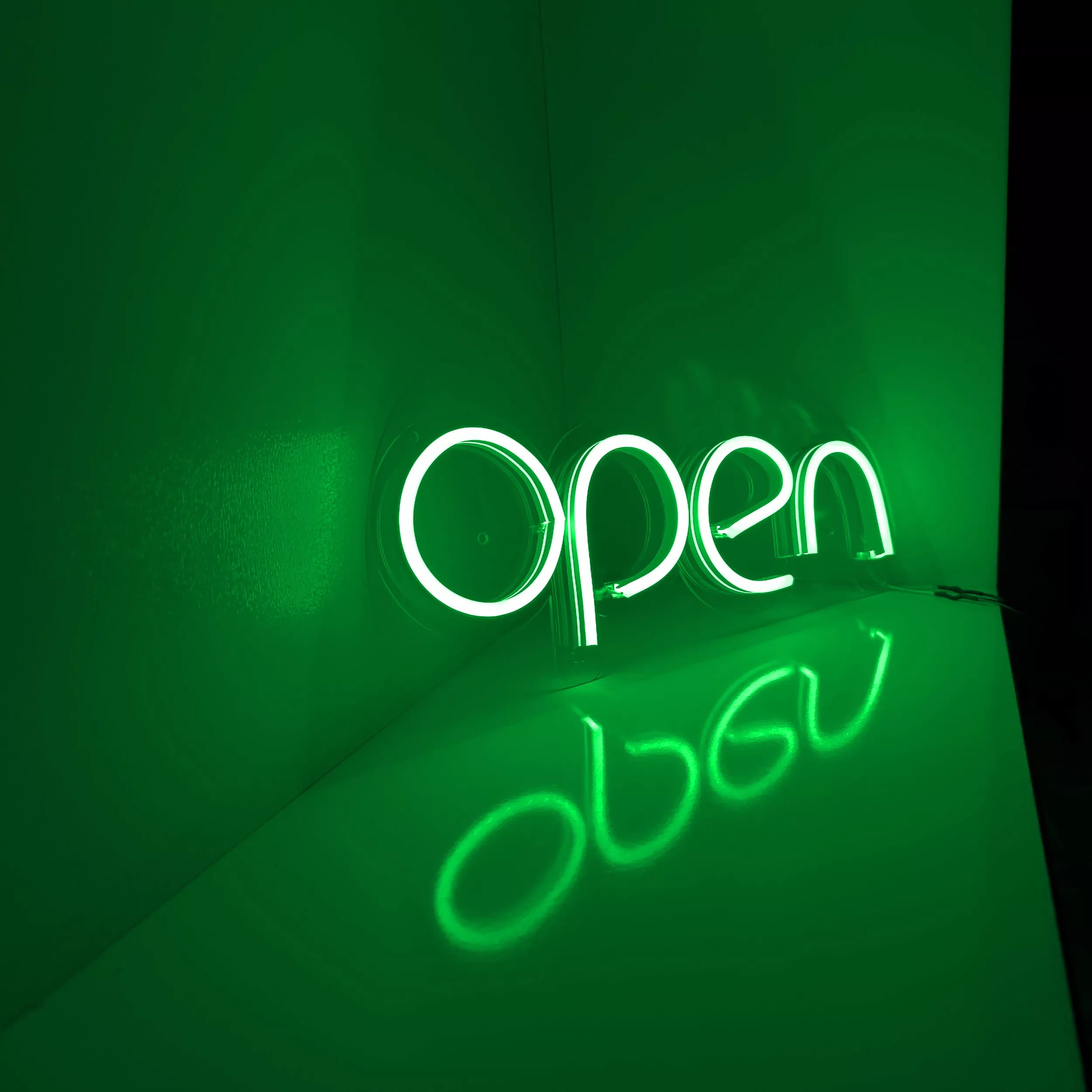 تابلو نئون فلکسی طرح Open مدل O1 — تصویر ۲
