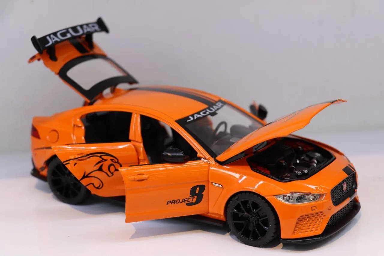 ماشین فلزی جگوار XE SV Project 8 نارنجی — تصویر ۵