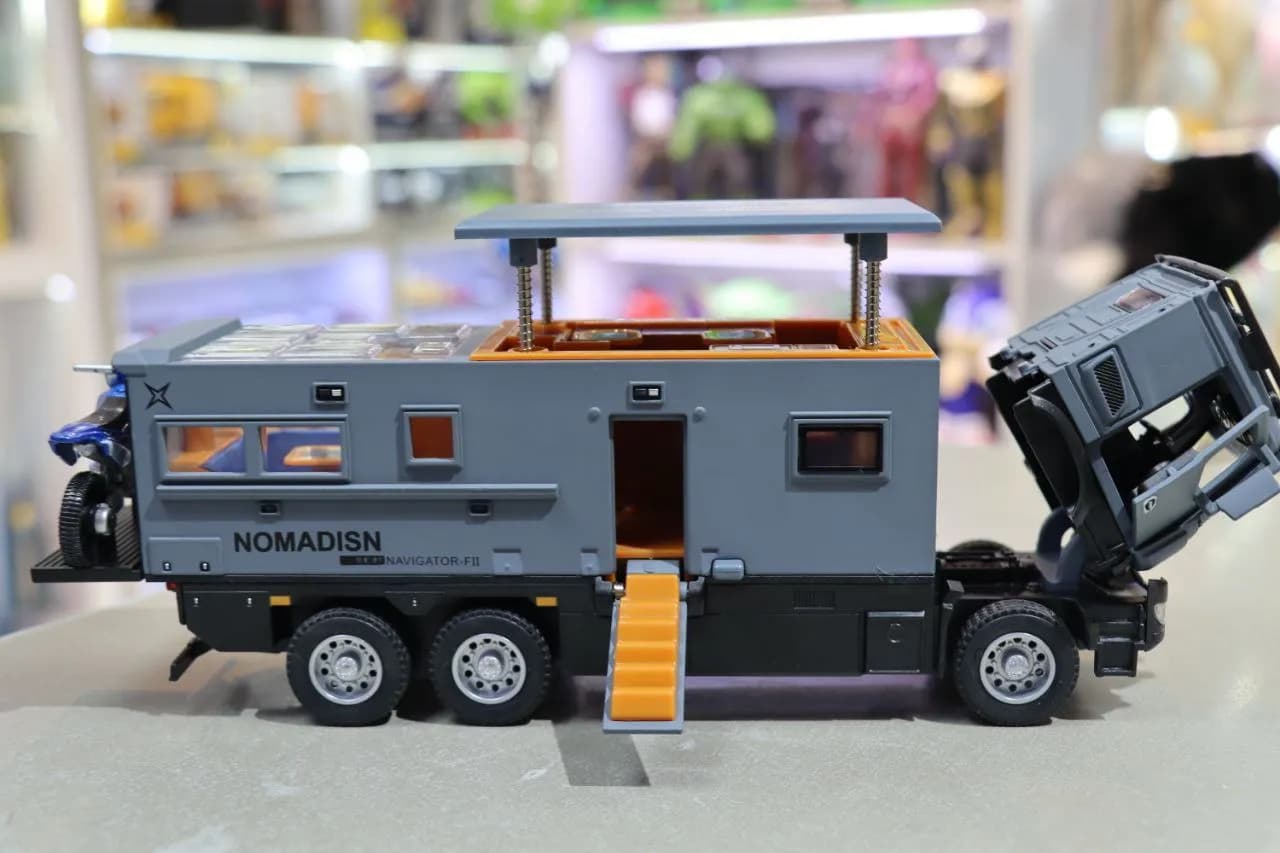 ماشین فلزی مرسدس بنز NOMADISM کمپر طوسی — تصویر ۴