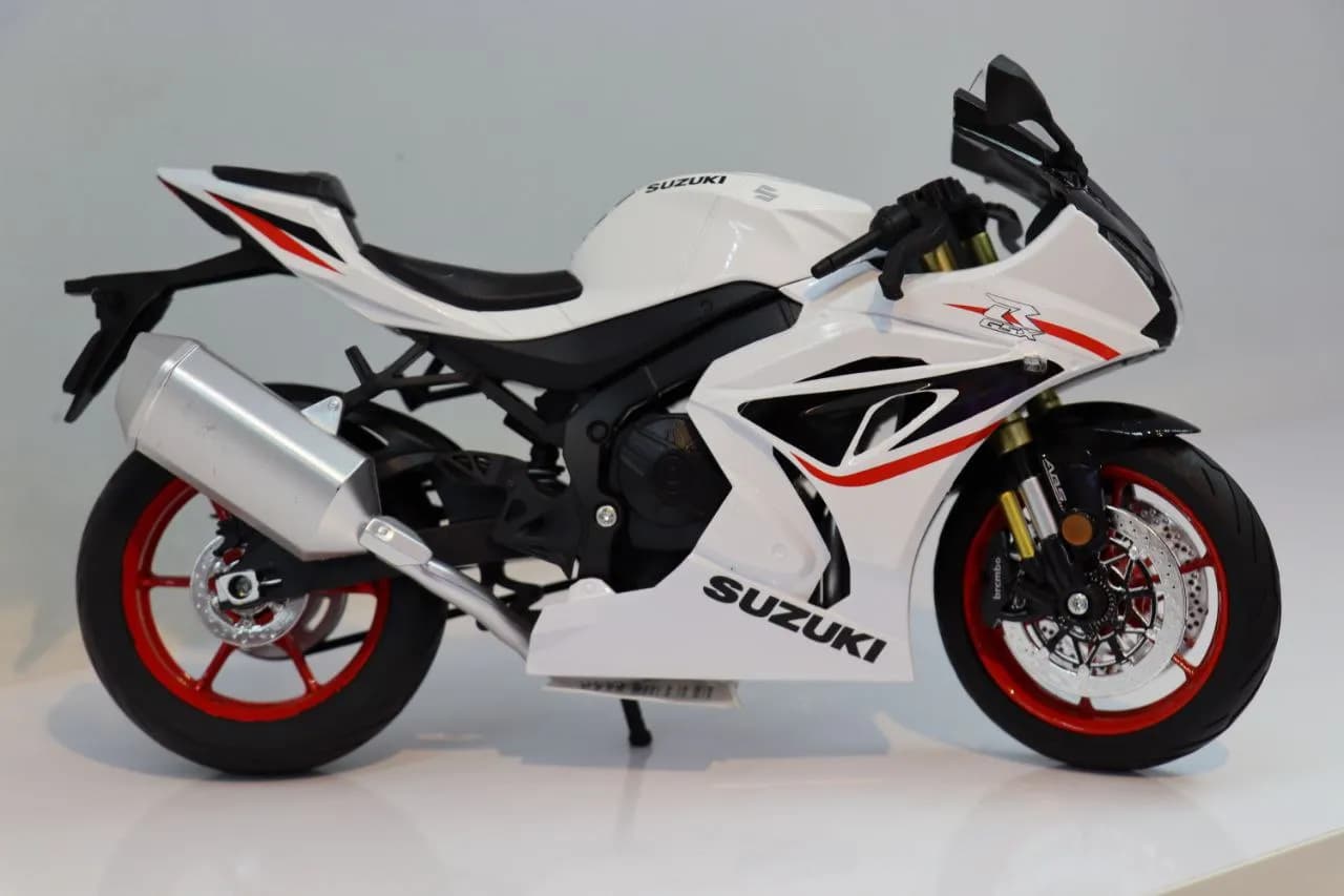 موتور فلزی سوزوکی GSX1000R سفید مدل M9_10A — تصویر ۶