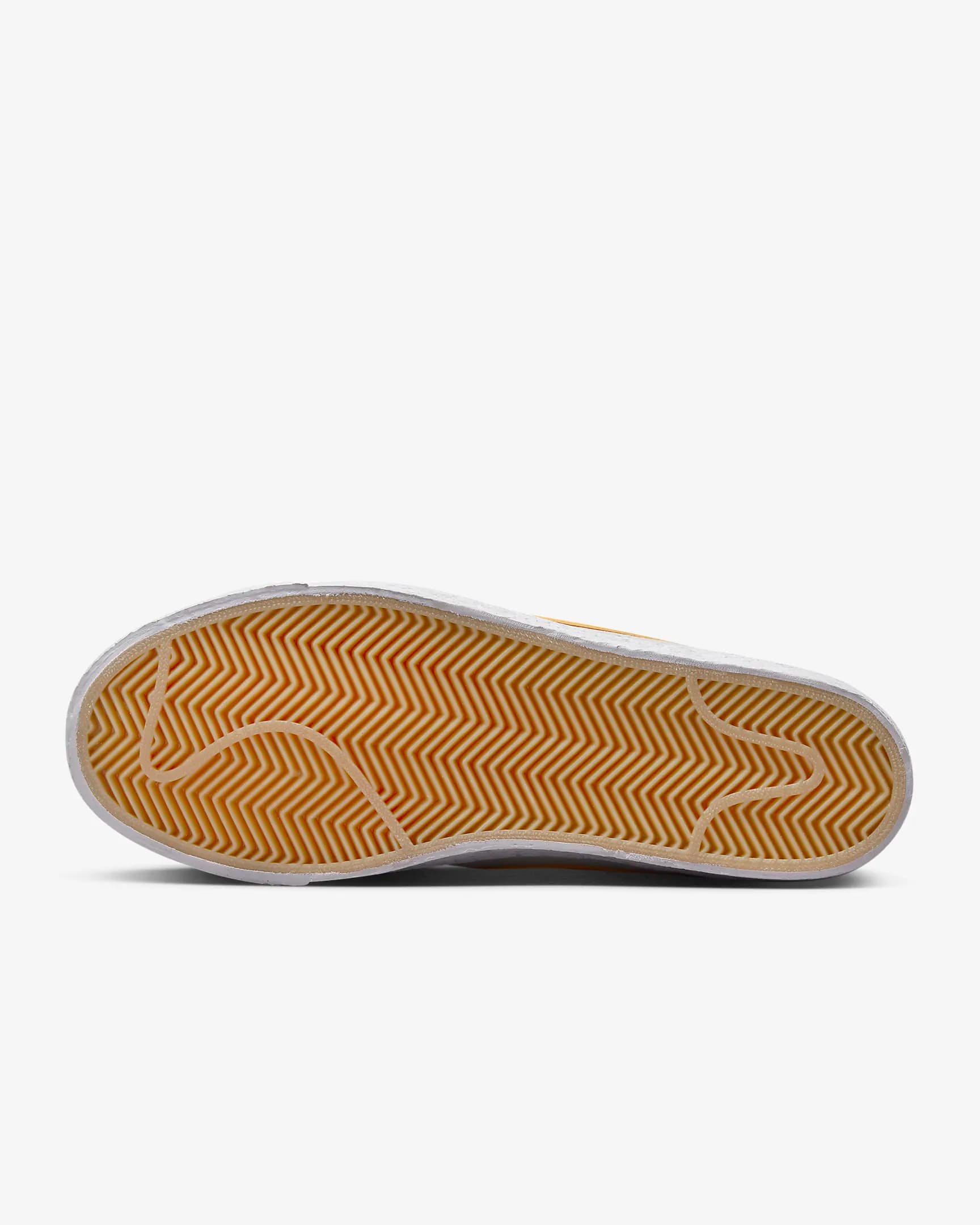 کفش زنانه نایک اورجینال – سفید Nike SB Zoom Blazer Mid — تصویر ۳