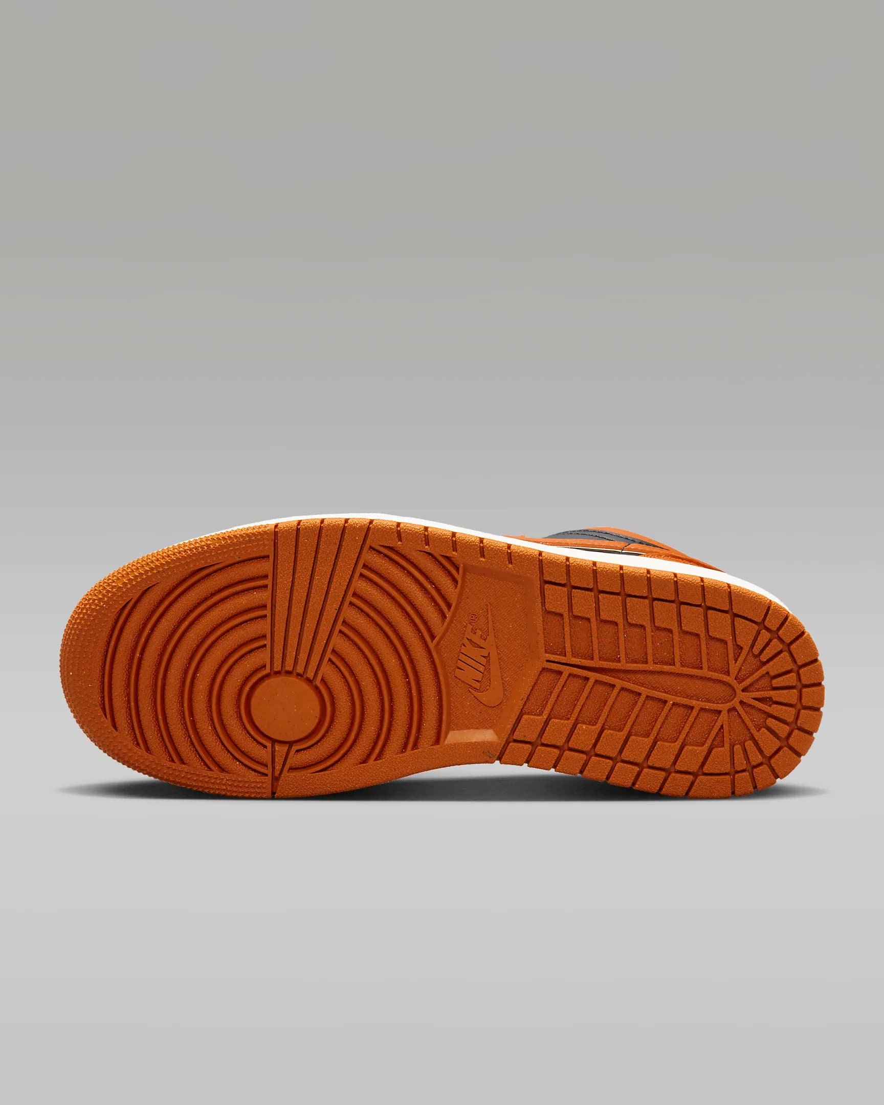 کفش زنانه نایک اورجینال -مشکی ونارنجی Nike Air Jordan 1 Low SE — تصویر ۳
