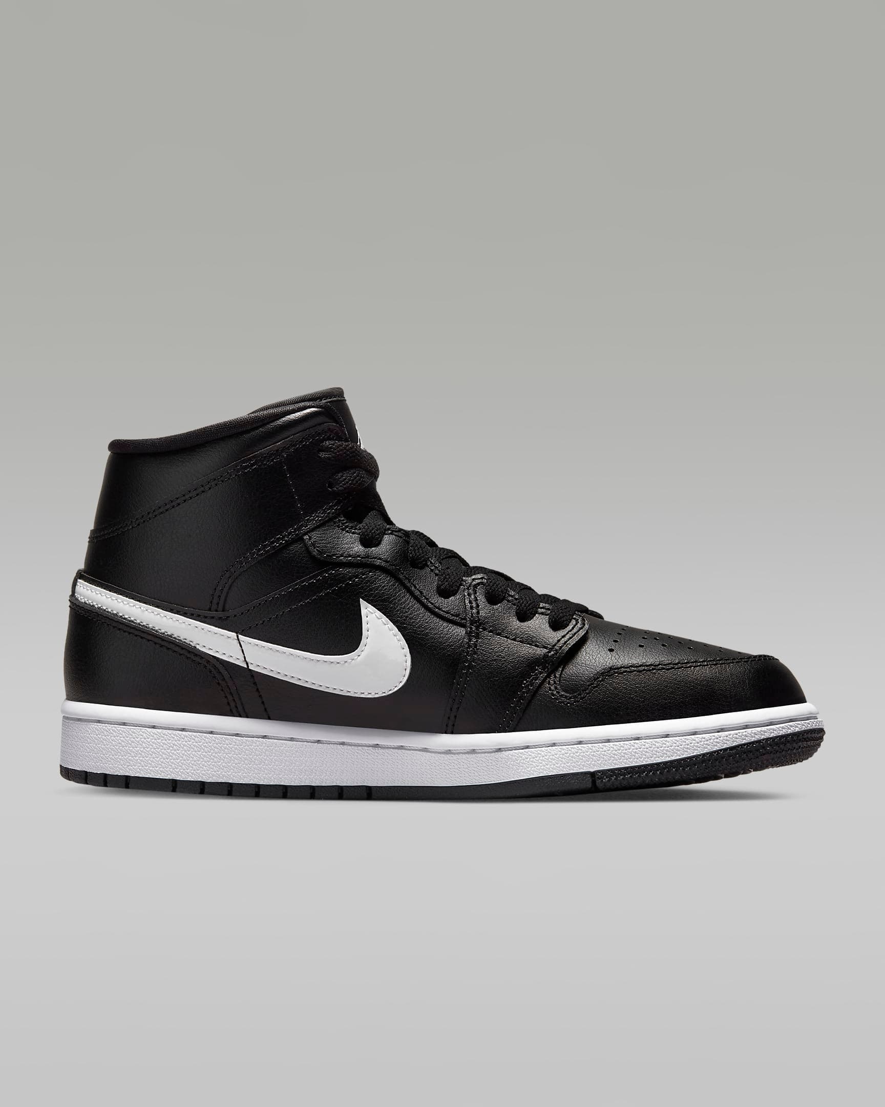 کفش زنانه نایک اورجینال- مشکی Nike Air Jordan 1 Mid — تصویر ۴