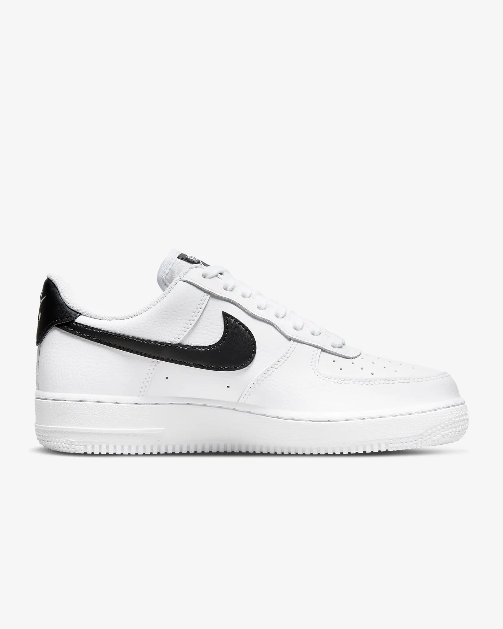 کفش زنانه نایک اورجینال-سفیدومشکی Nike Air Force 1 ’07 — تصویر ۴