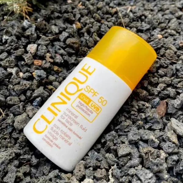 ضد آفتاب SPF 50 حجم 30 میل — تصویر ۳