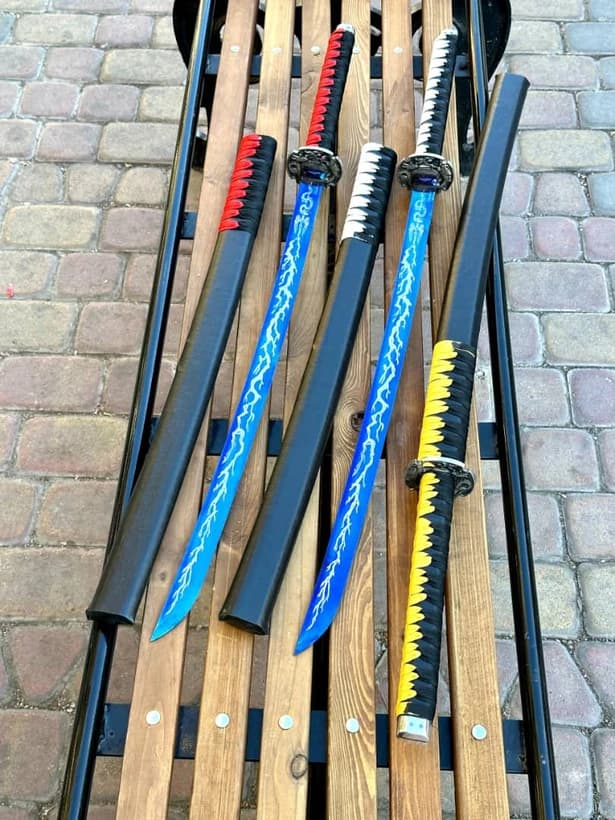 شمشیر سامورایی رد برق (ساخت استاد نادری – زنجان) با کیفیت بسیار بالا lithe