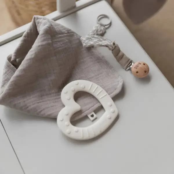 دندان گیر سیلیکونی قلب BIBS