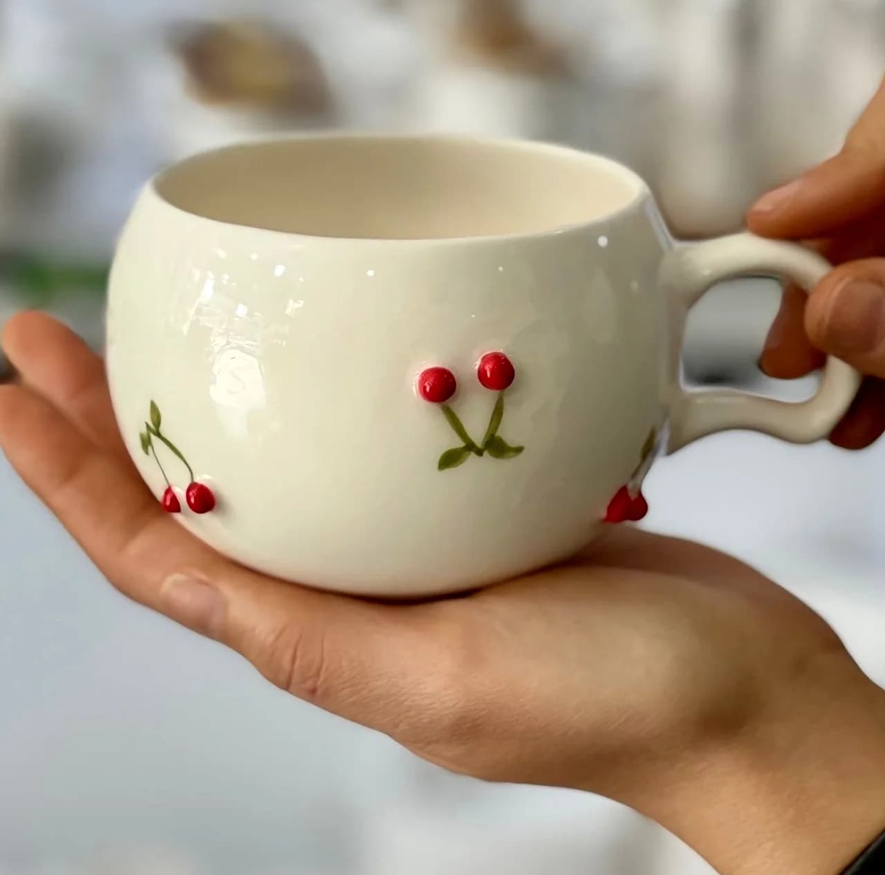 فنجان سرامیکی آلبالو توپی برجسته
