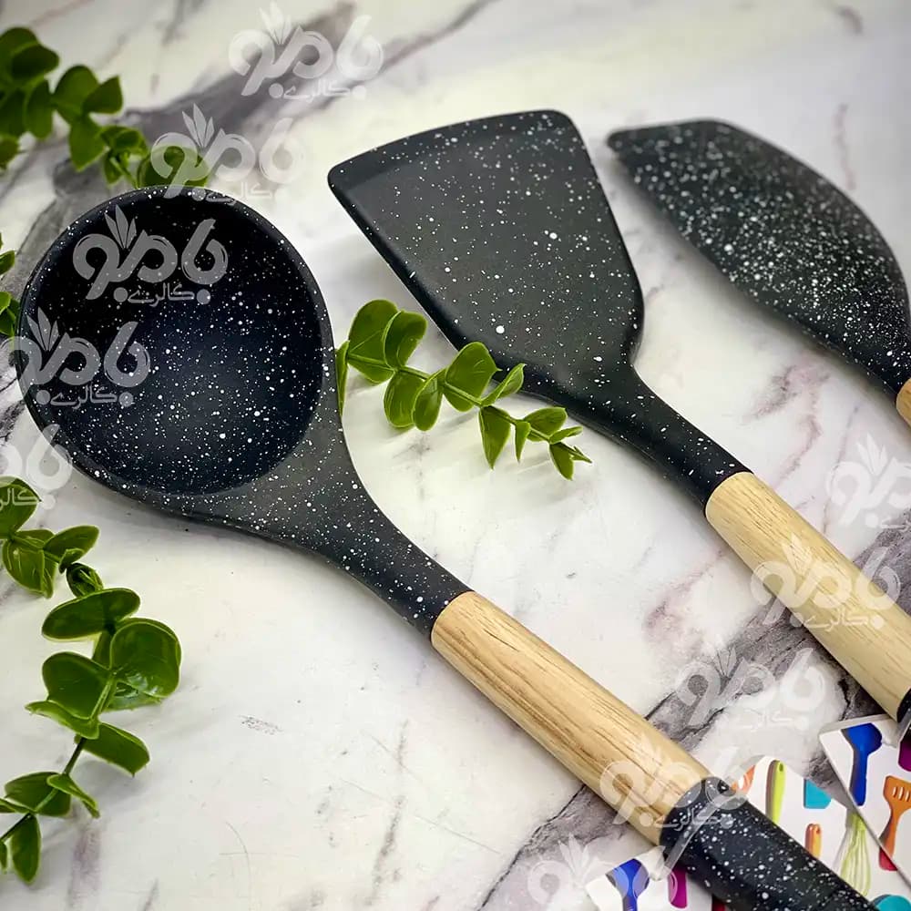 کفگیر و ملاقه سیلیکونی خال خال وسط چوب — تصویر ۲