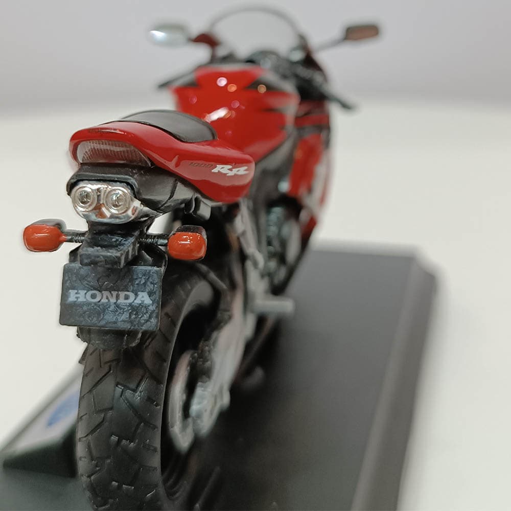 ماکت موتور هوندا Cbr 1000RR ویلی — تصویر ۴