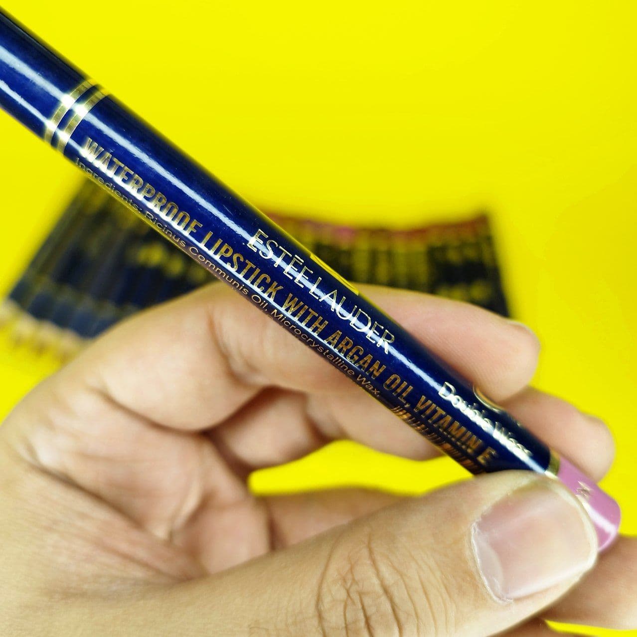 رژ لب مدادی استی لادر ESTEELAUDER مدل روغنی دابل ویر Double Wear — تصویر ۴