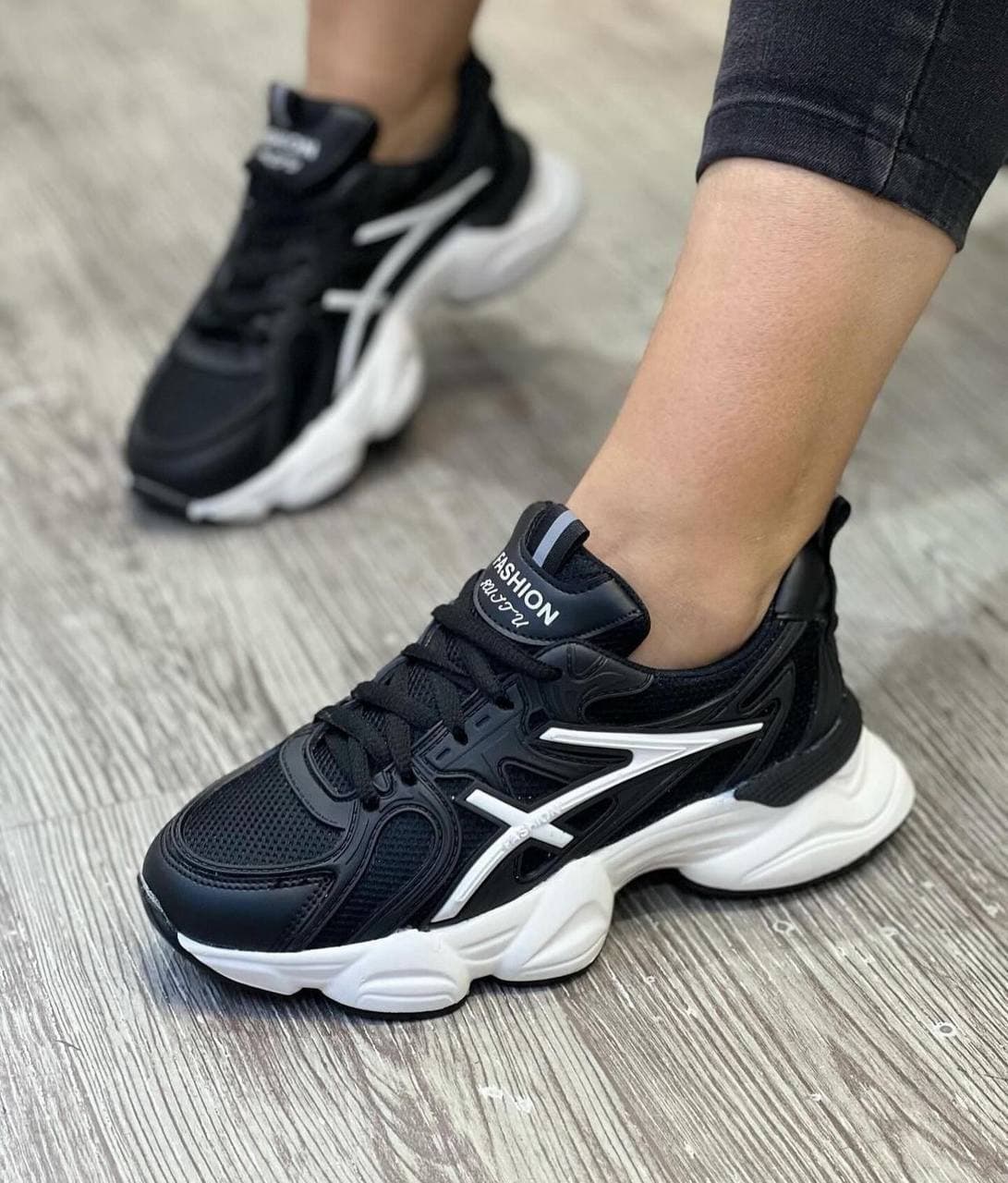 کتونی زنانه اسپرت مدل asics — تصویر ۴