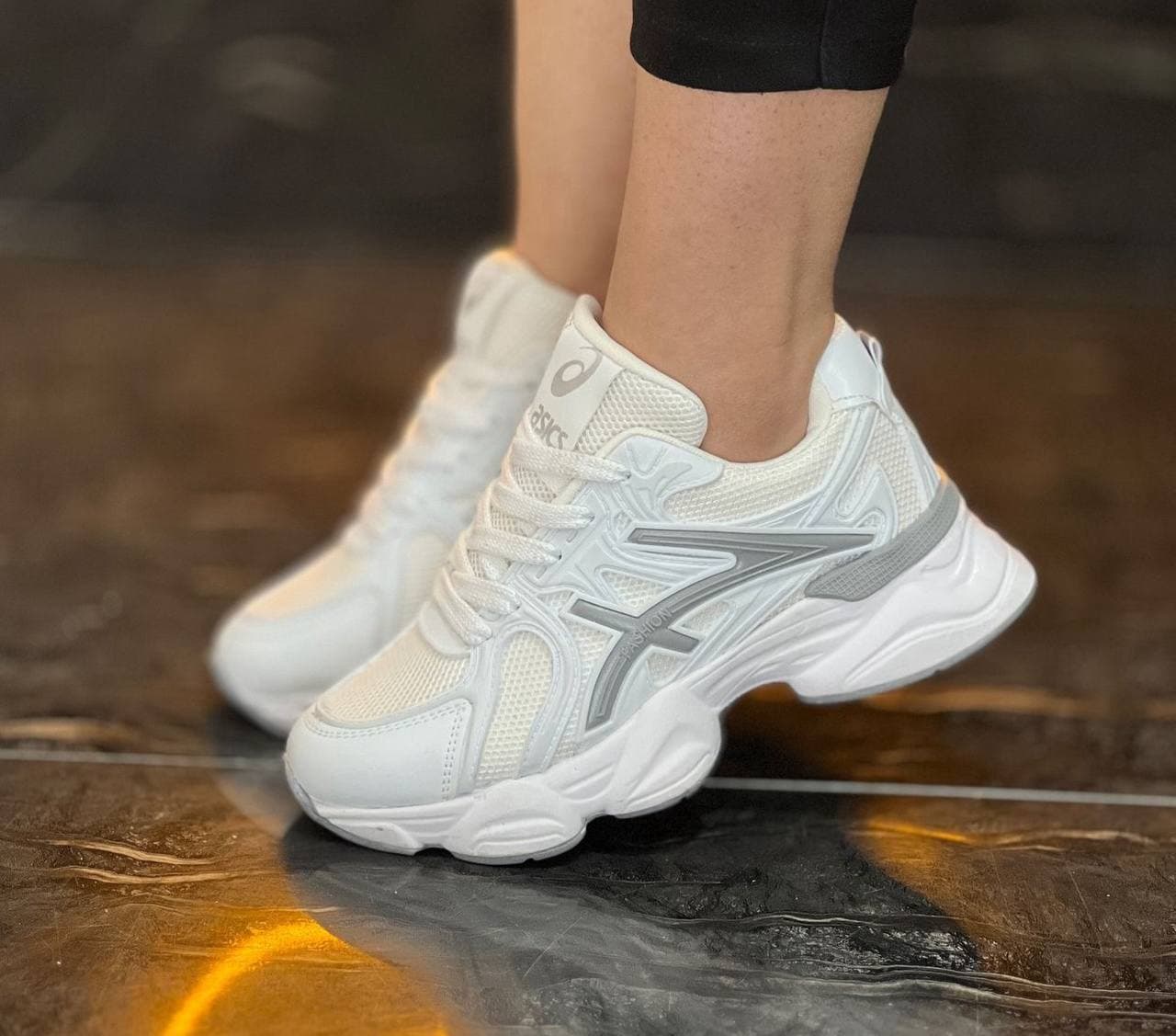 کتونی زنانه اسپرت مدل asics — تصویر ۵