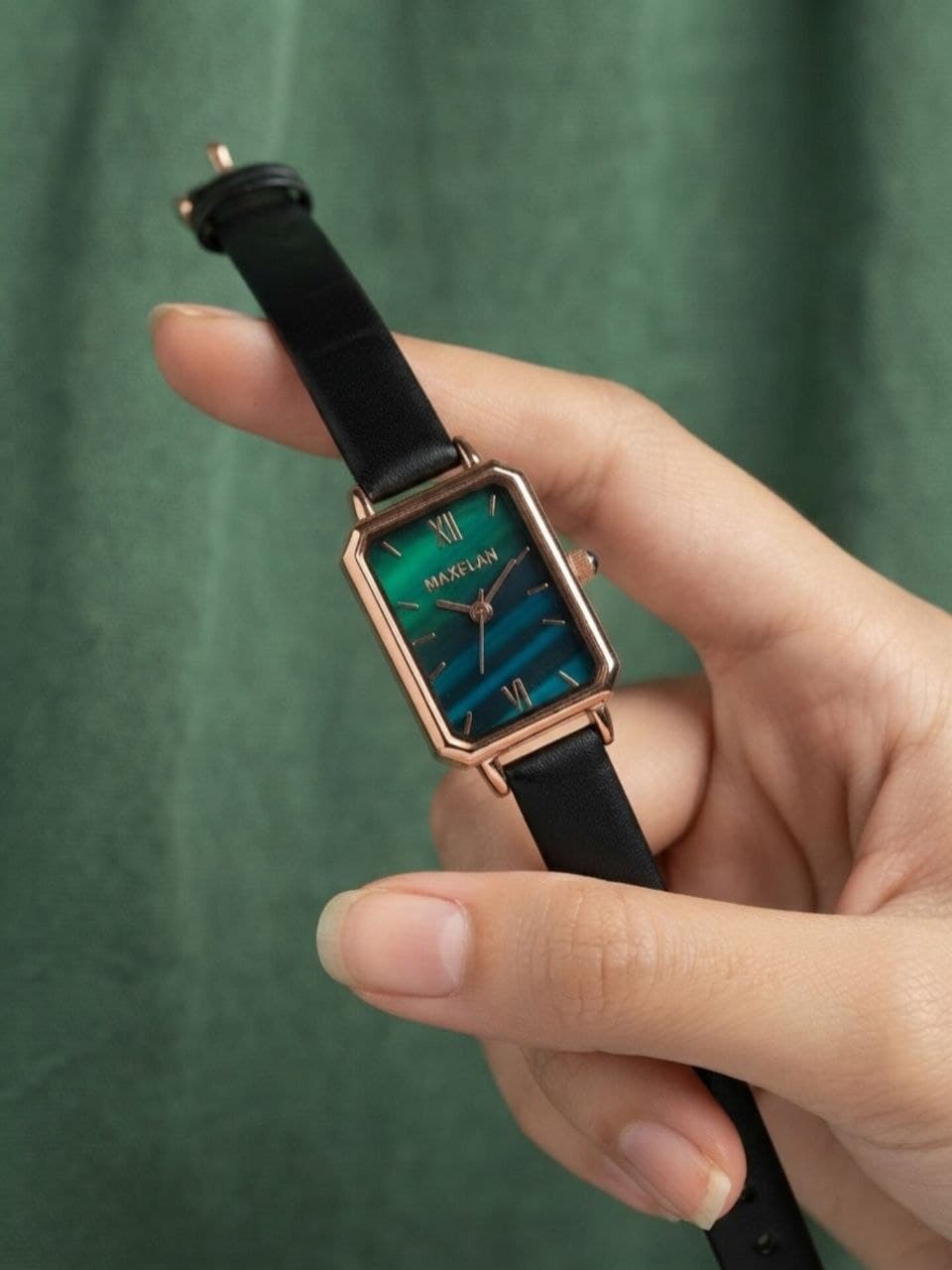 ساعت زنانه چرمی COLOMI – کد 2973 — تصویر ۳