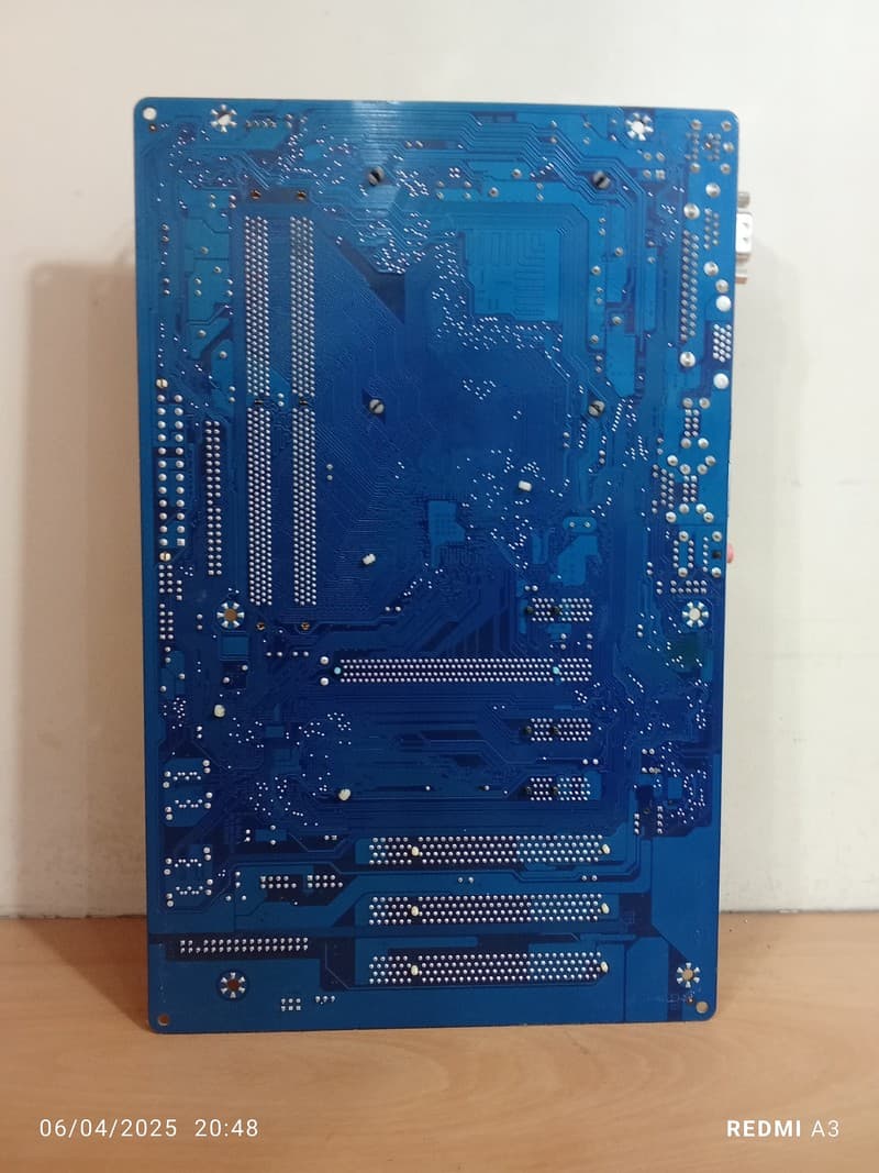باندل مادربرد گیگابایت مدلGA-P31-S3G،استوک(DDR2) — تصویر ۸