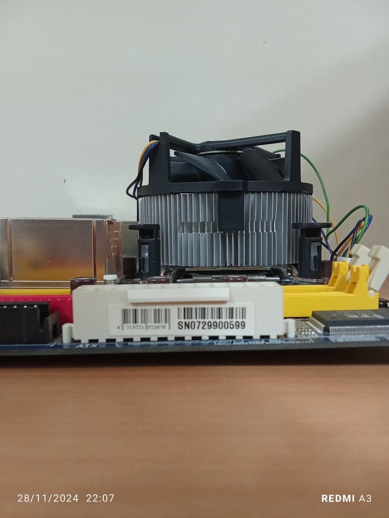 باندل مادربرد گیگابایت(DDR2) مدل GA-945PLm-S2 — تصویر ۳