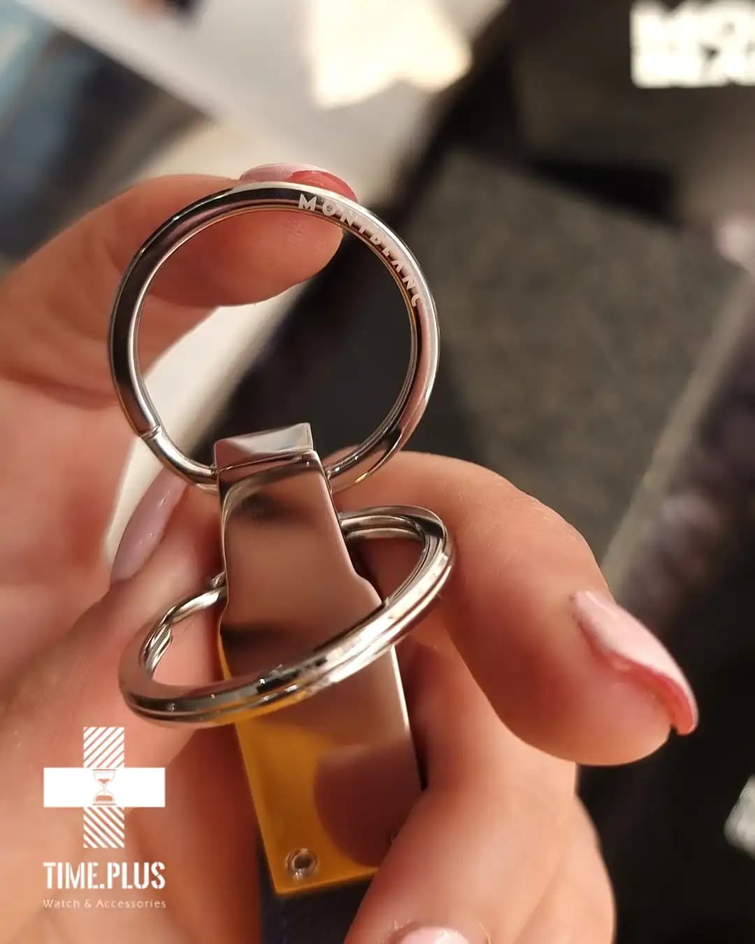جاسوئیچی چرم دو تیکه لویی ویتون Louis Vuitton — تصویر ۷