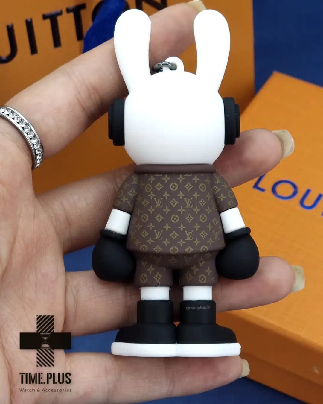 جاکلیدی LouisVuitton مدل خرگوش — تصویر ۴