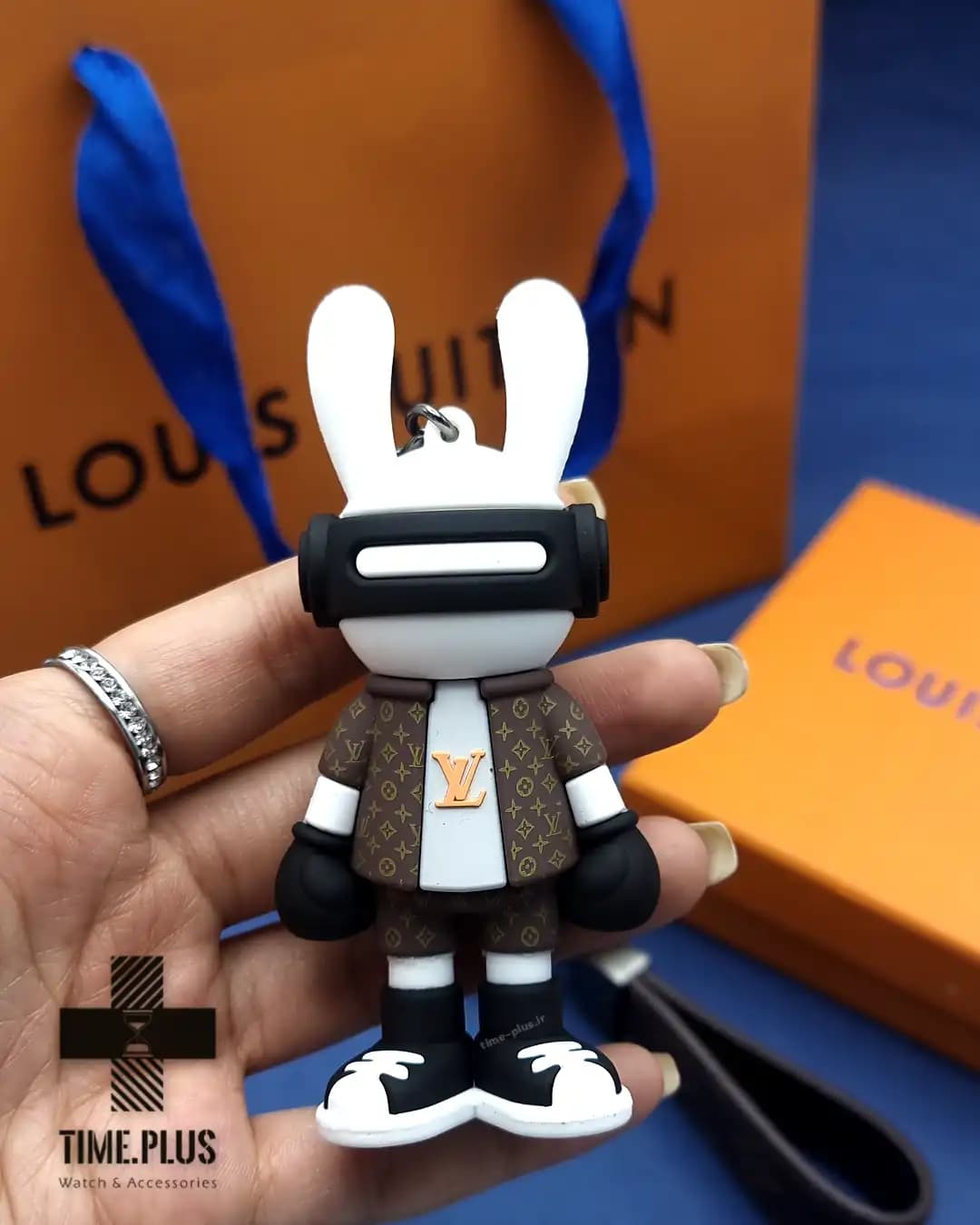 جاکلیدی LouisVuitton مدل خرگوش — تصویر ۳