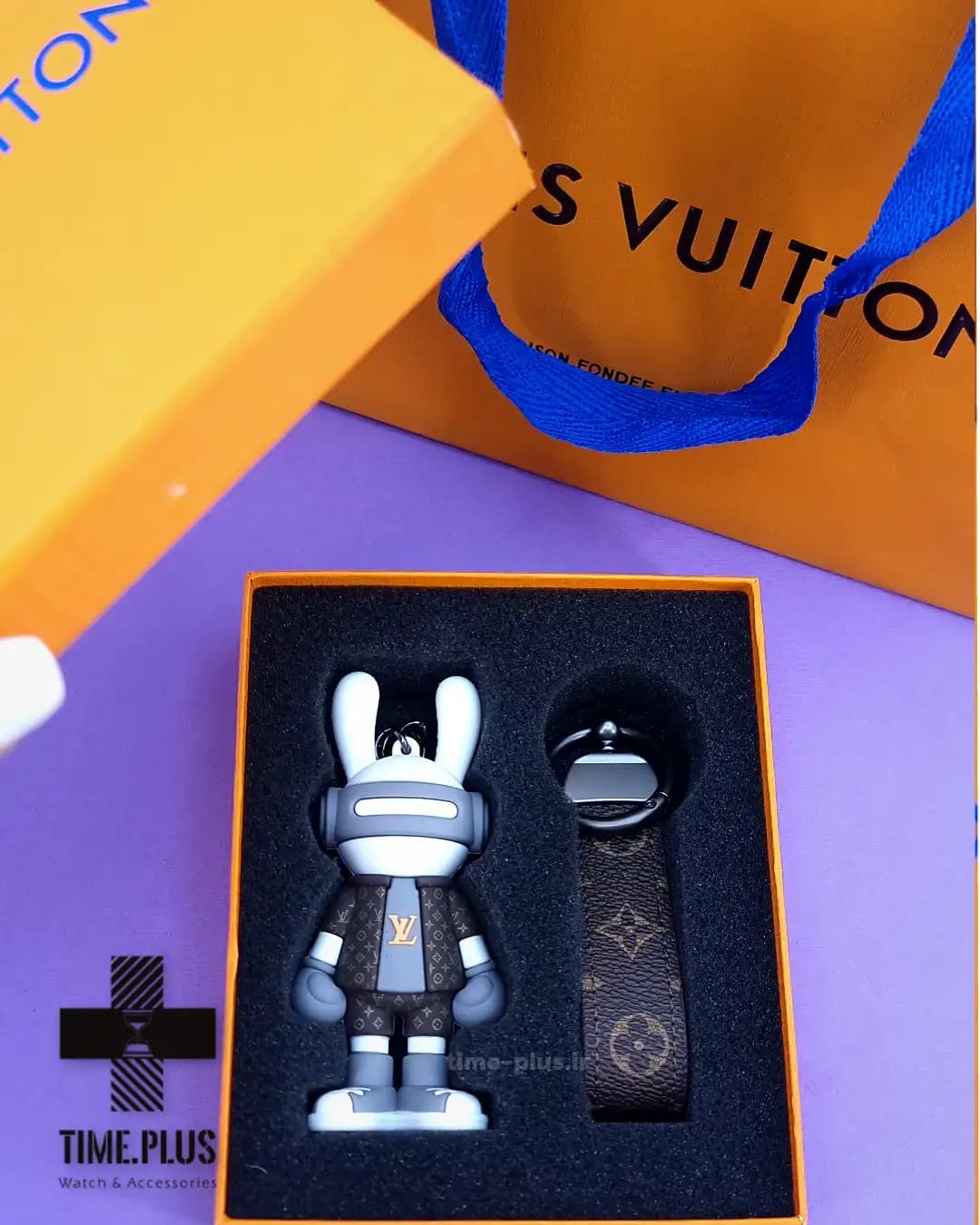 جاکلیدی LouisVuitton طرح خرگوش — تصویر ۳