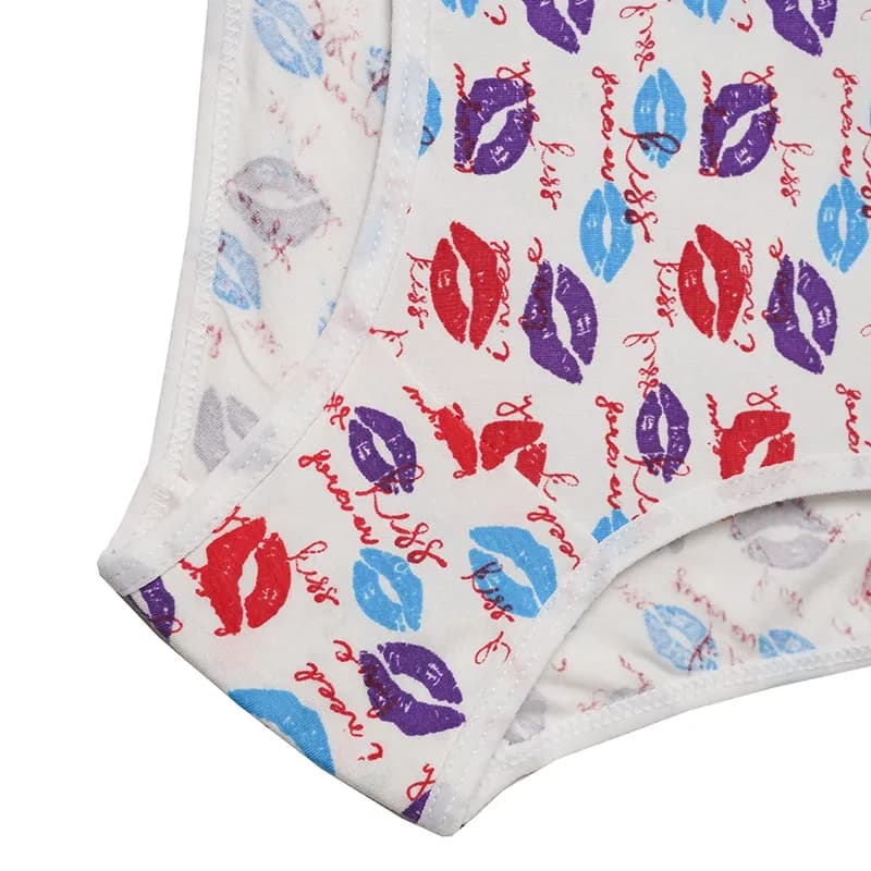 ست شورت و سوتین نخی فنردار طرح لب kiss me سایزبندی کامل — تصویر ۵