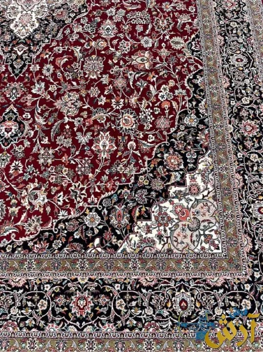 فرش قرمز گلریز 700 شانه طرح مهرنوش — تصویر ۳