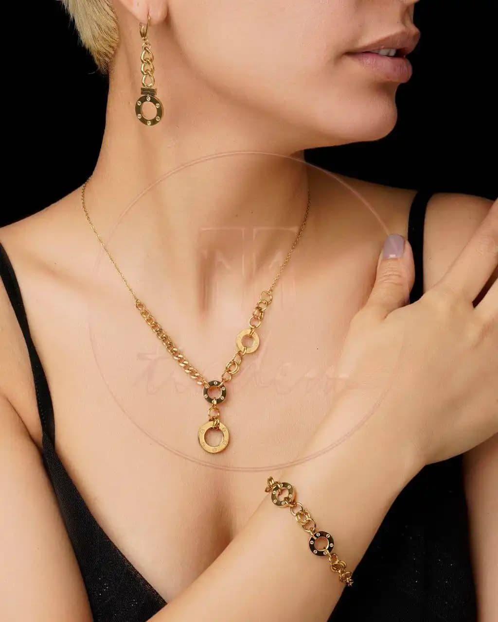 سرویس استیل کارتیه زنانه با آبکاری طلای ۱۸ عیار مشابه طلا