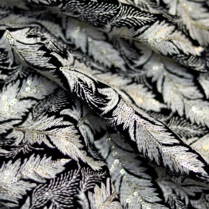 پارچه مخمل مشکی طرح پر وارداتی — تصویر ۲