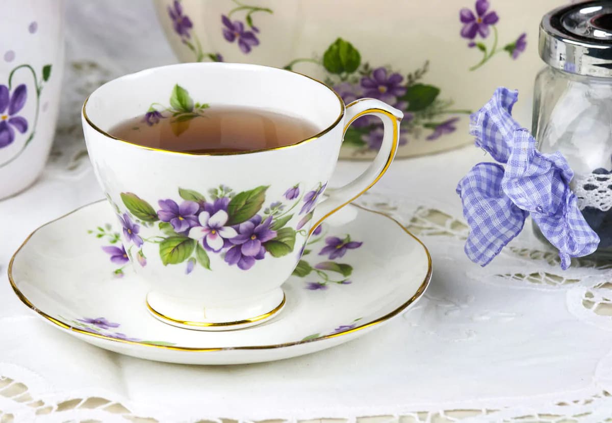 عکس استوک فنجان چینی چای