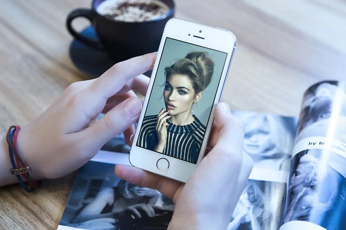 موکاپ گوشی و تبلت اپل — تصویر ۶
