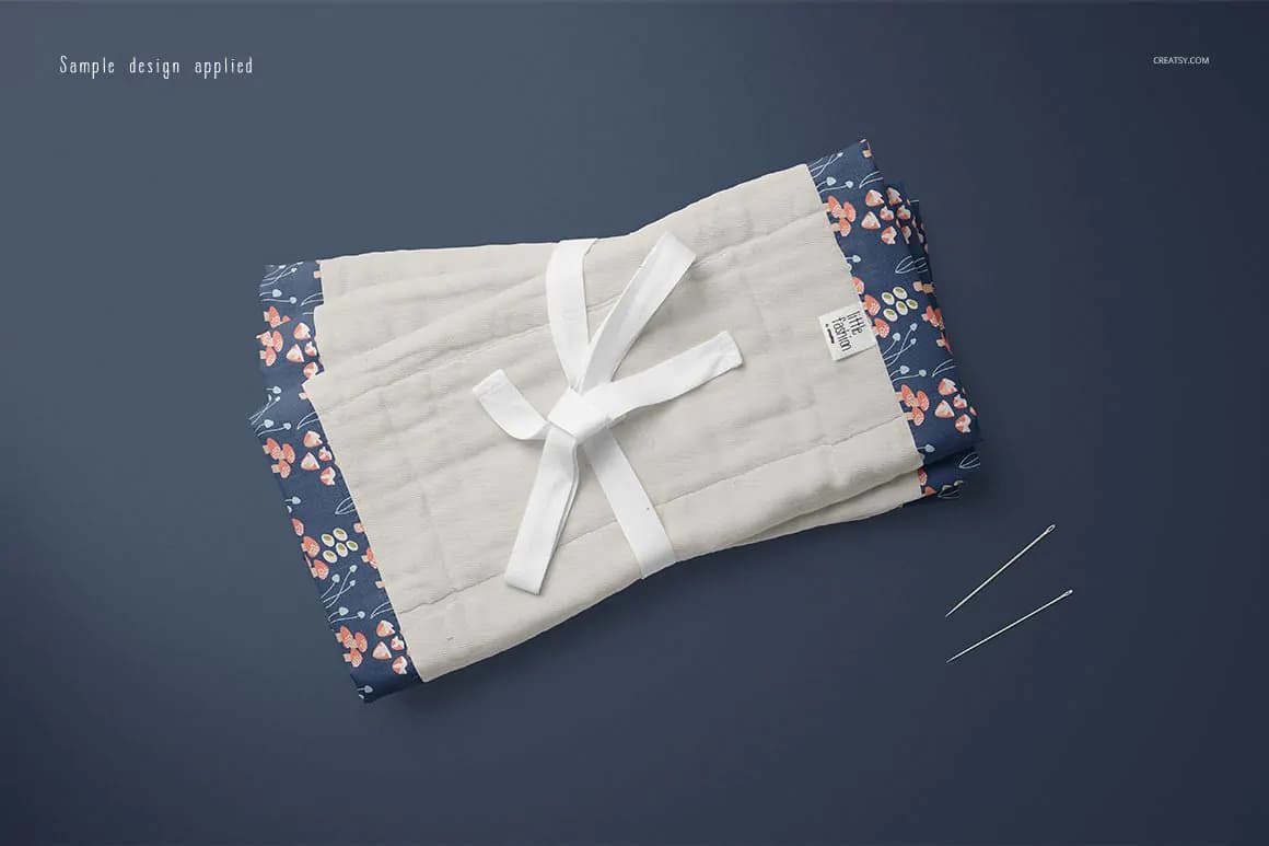 موکاپ پیشبند آروغ گیر نوزاد — تصویر ۶
