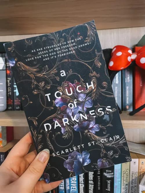 A Touch of Darkness – کتاب الکترونیکی انگلیسی — تصویر ۲