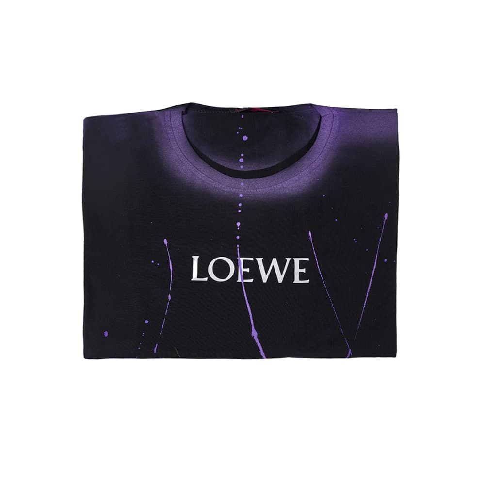 تیشرت کراپ زنانه باکسی طرح سایه دار جلو نوشته loewe — تصویر ۴