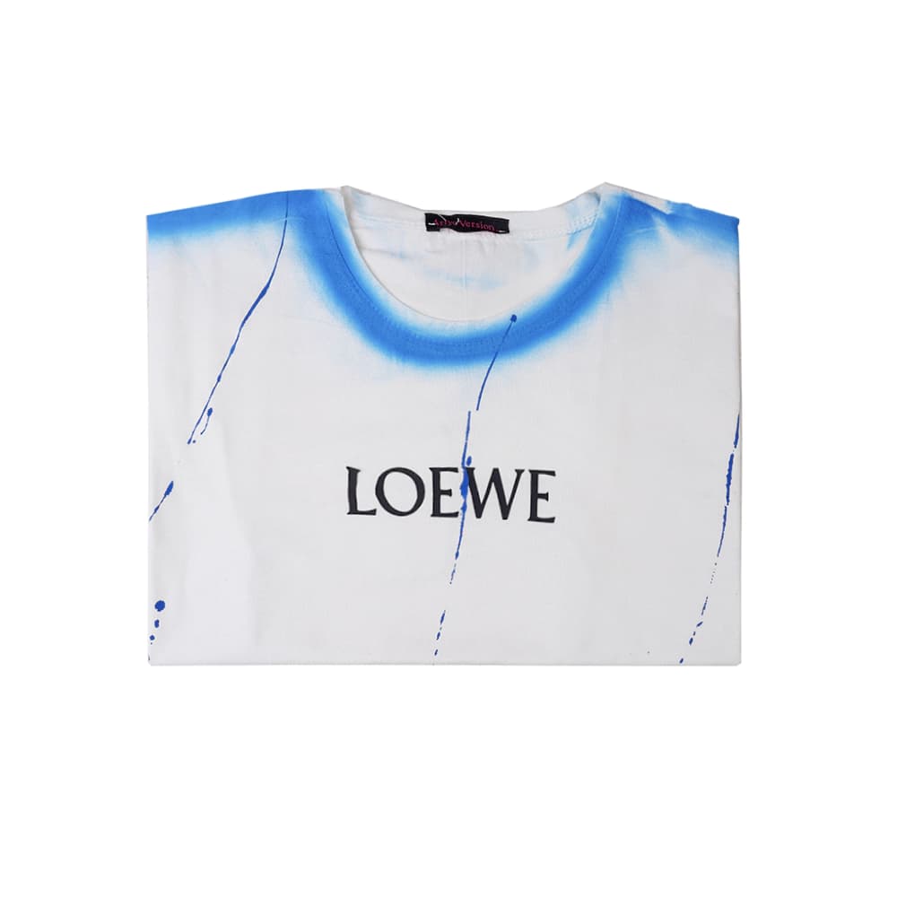 تیشرت کراپ زنانه باکسی طرح سایه دار جلو نوشته loewe — تصویر ۳
