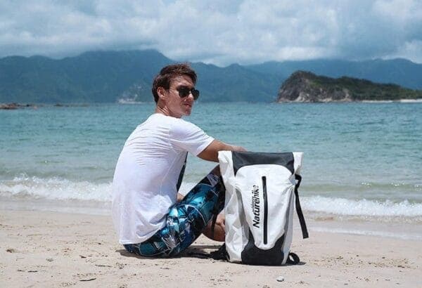 درای بگ نیچرهایک مدل Ultralight Tahan Air Roll Top 30L — تصویر ۸