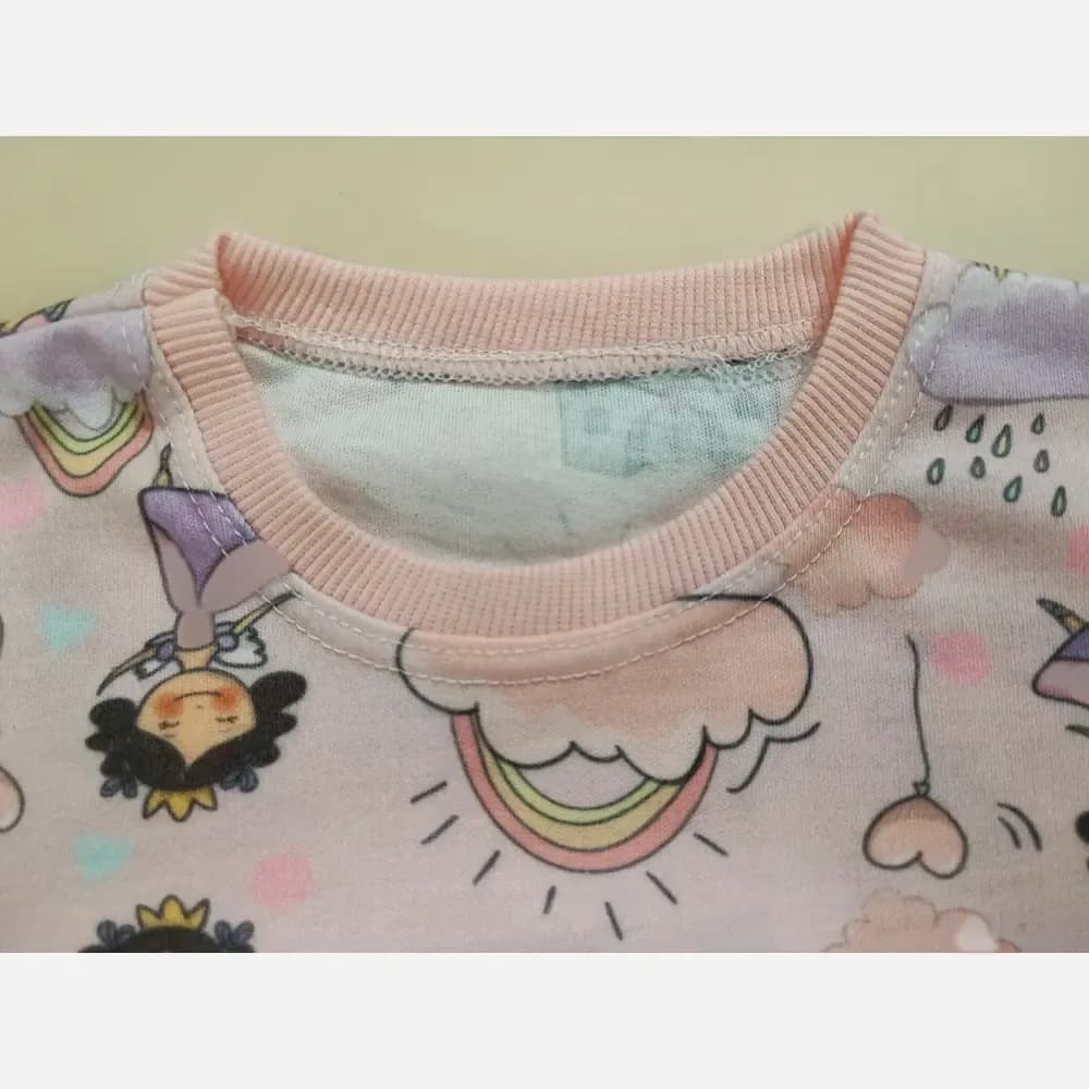 ست بلوز و شلوار راحتی دخترانه طرح پرنسس و اسب تک شاخ — تصویر ۴