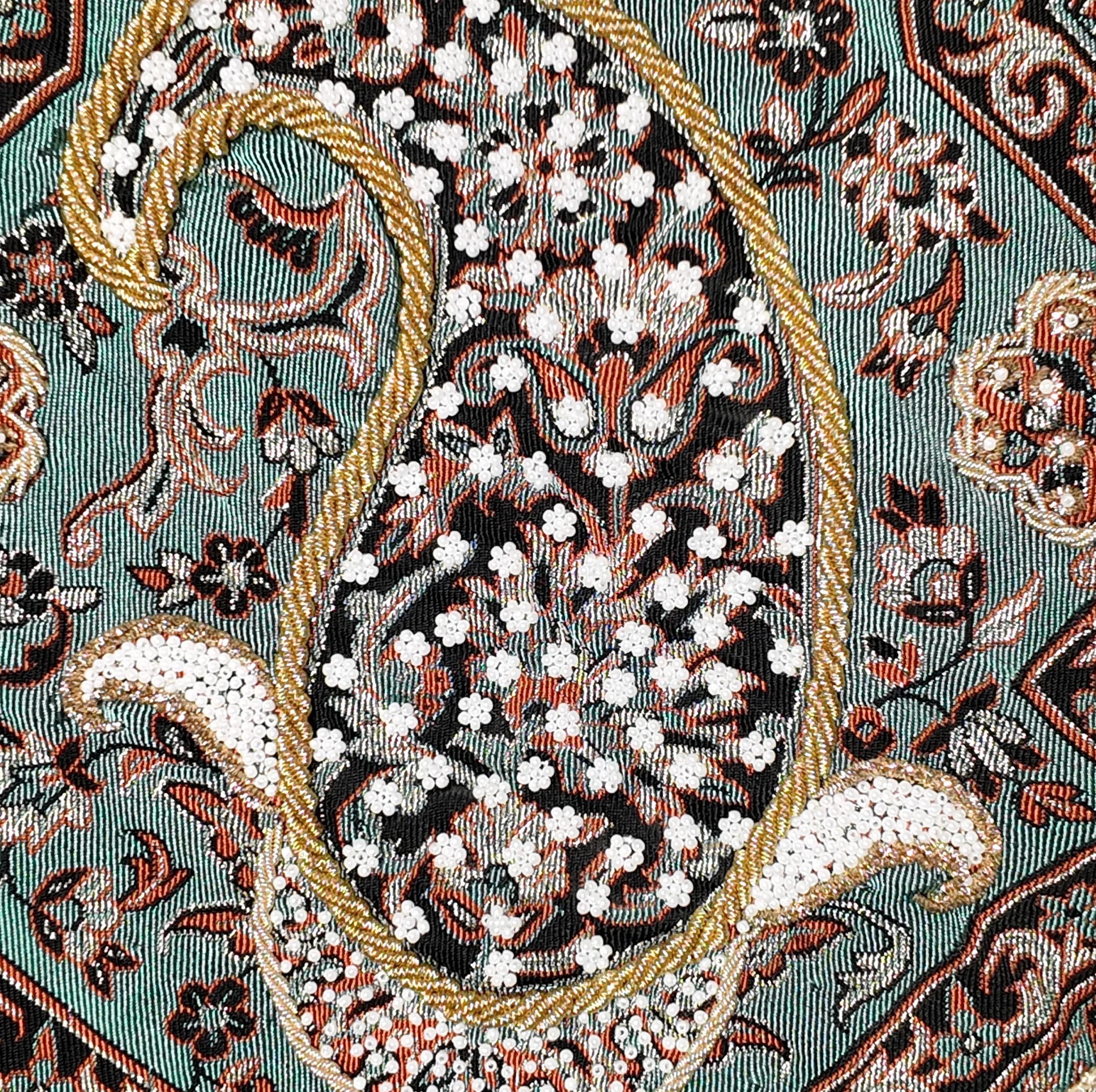 رومیزی ترمه مدل سرمه دوزی طرح ابریشم کسری — تصویر ۴