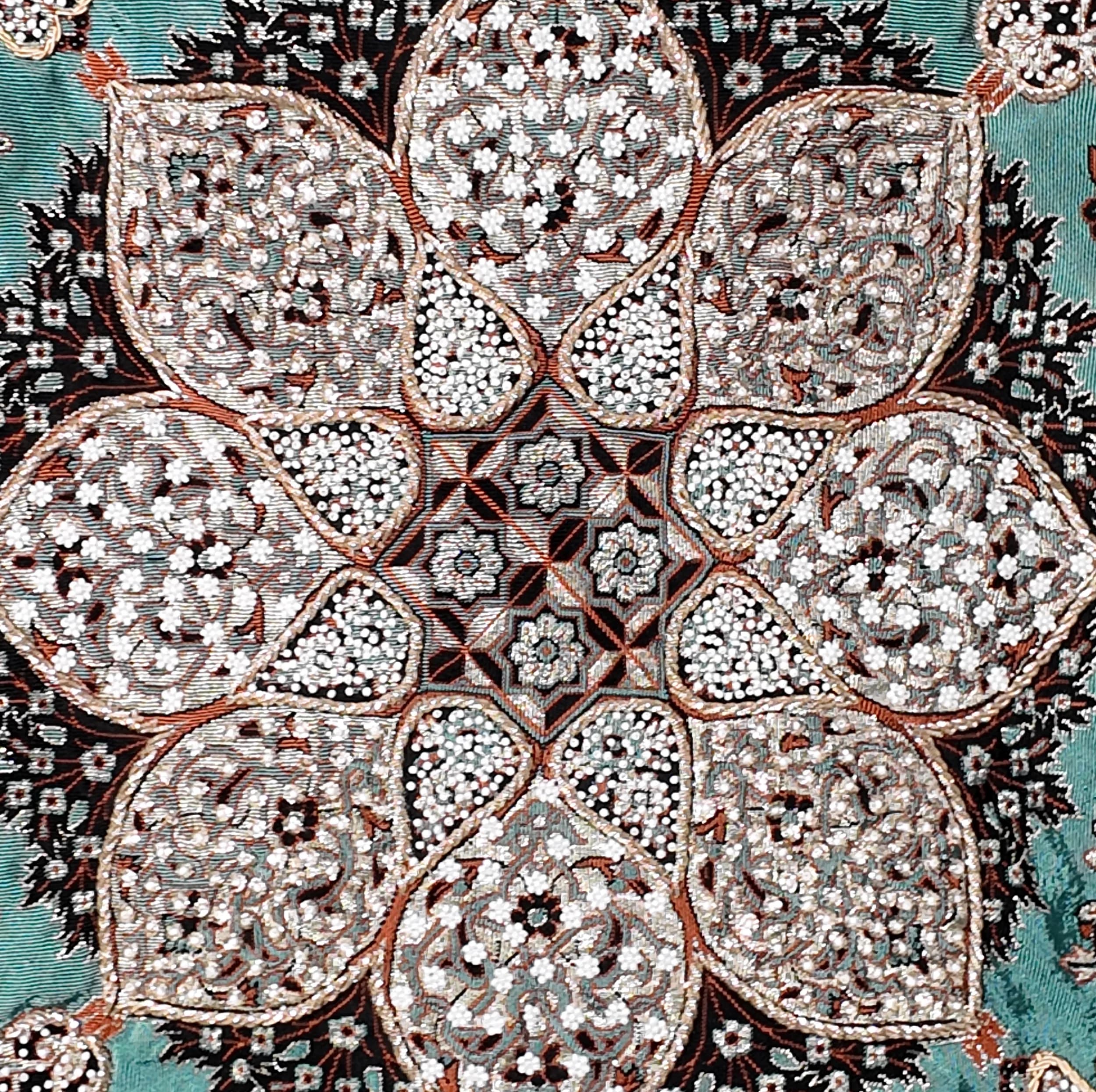 رومیزی ترمه مدل سرمه دوزی طرح ابریشم کسری — تصویر ۳