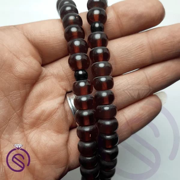 تسبیح سندلوس 101 دانه قرمز تیره کد 22505 — تصویر ۳