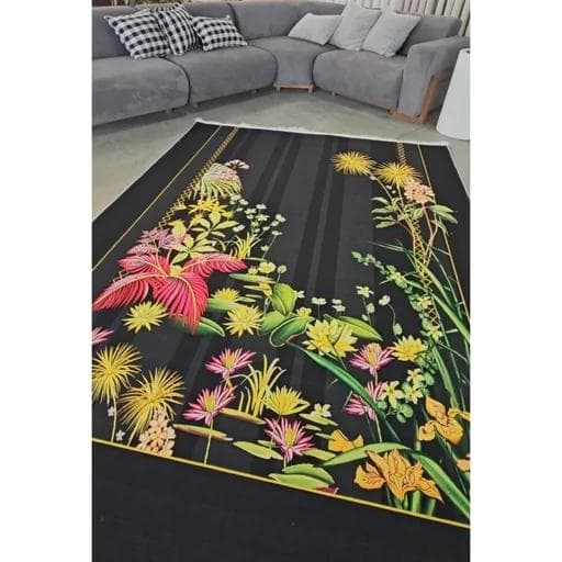 فرشینه | فرش چاپی برند حسن نیا مدرن زمینه مشکی مخمل 150 در 225 کد M228 (پس کرایه) — تصویر ۲