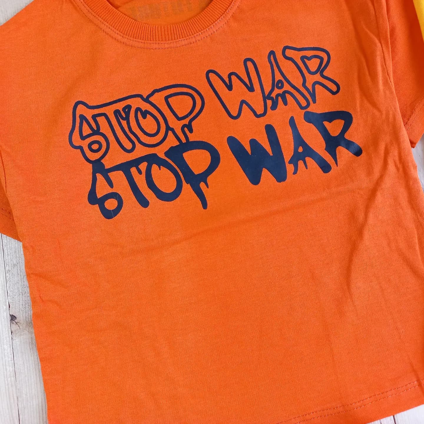 تیشرت شلوارک اردک stop war کد 3224 — تصویر ۳