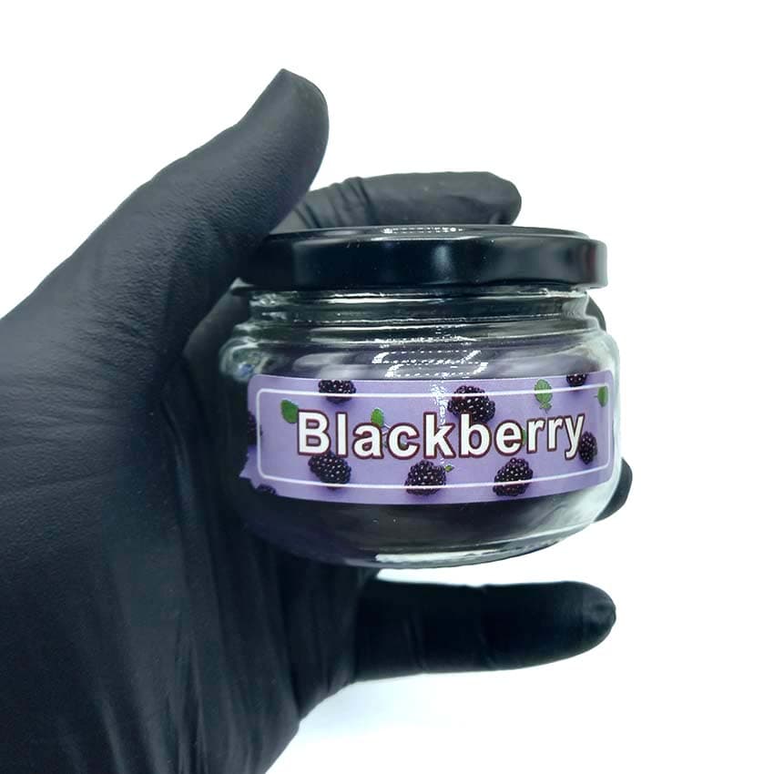 شمع معطر شیشه ای درب فلزی پارمیس مدل شاه توت ( بلکبری ) کد 550069 — تصویر ۲
